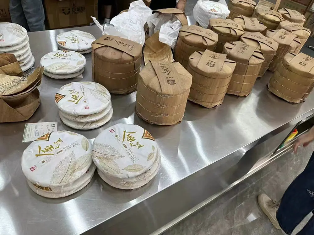 阳江回收大益普洱茶2015年生茶熟茶图3