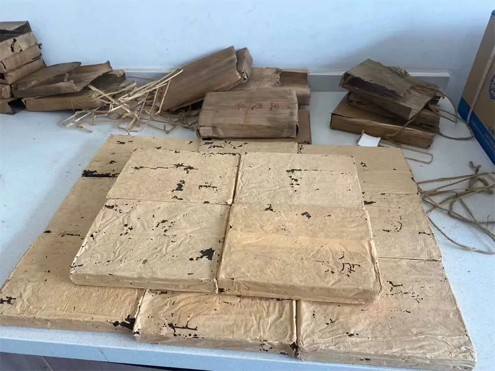 阳江回收中茶普洱茶2004年生茶熟茶